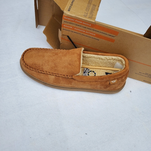 Dockers Size XL 13 Suede Slippers - Picture 6 of 6